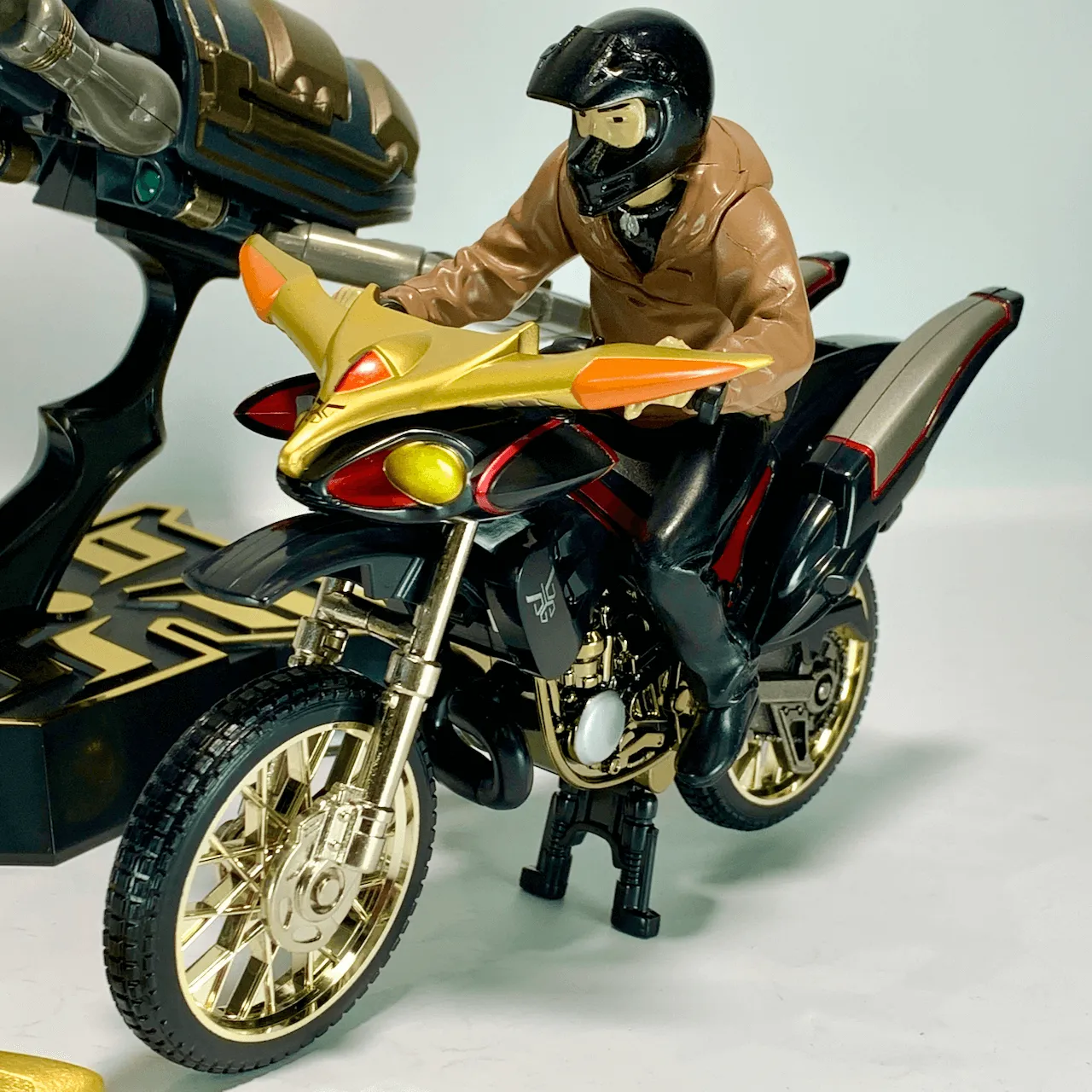 [BOXED] KR Kuuga: Popinica DX Beatgouram Set
